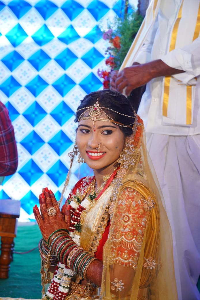 Indhu Makeovers Party Glam